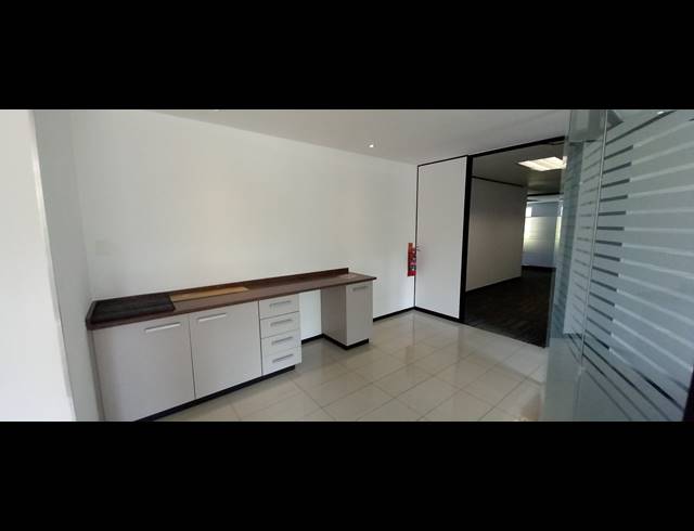 385M² OFFICE TO LET IN MORNINGSIDE